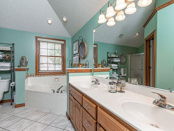 909 E Valley View (15)