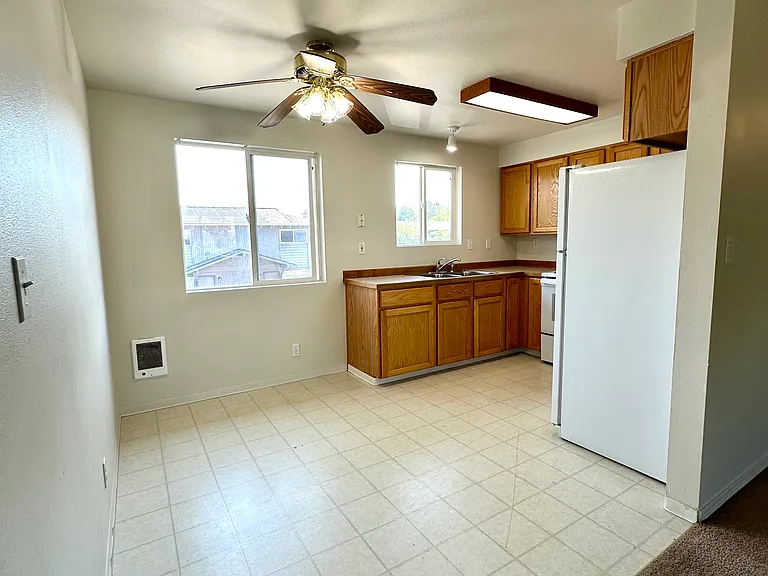 1618 SW Lava Ave #11 — Photo 6