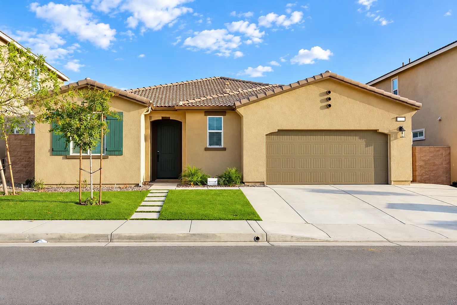 4 bed, 2023 sqft, $3,450 — Photo 1