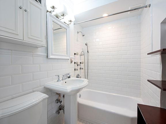 4th image of 5700 Arlington Ave APT 17A