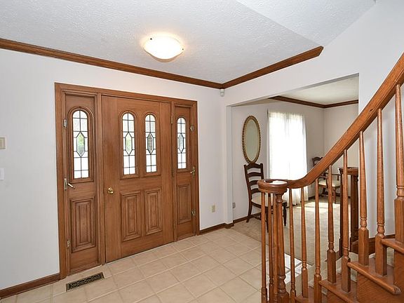 2nd image of 3055 Oakwood Ln