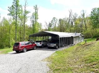 32 Carlisle Rd, Claysville, PA 15323