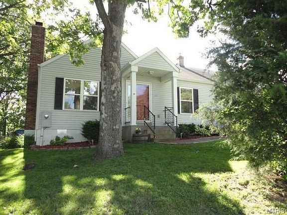 3rd image of 222 Jefferson Ave