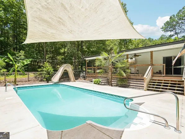1199 Bo Bo Banks Rd, Grantville, GA 30220