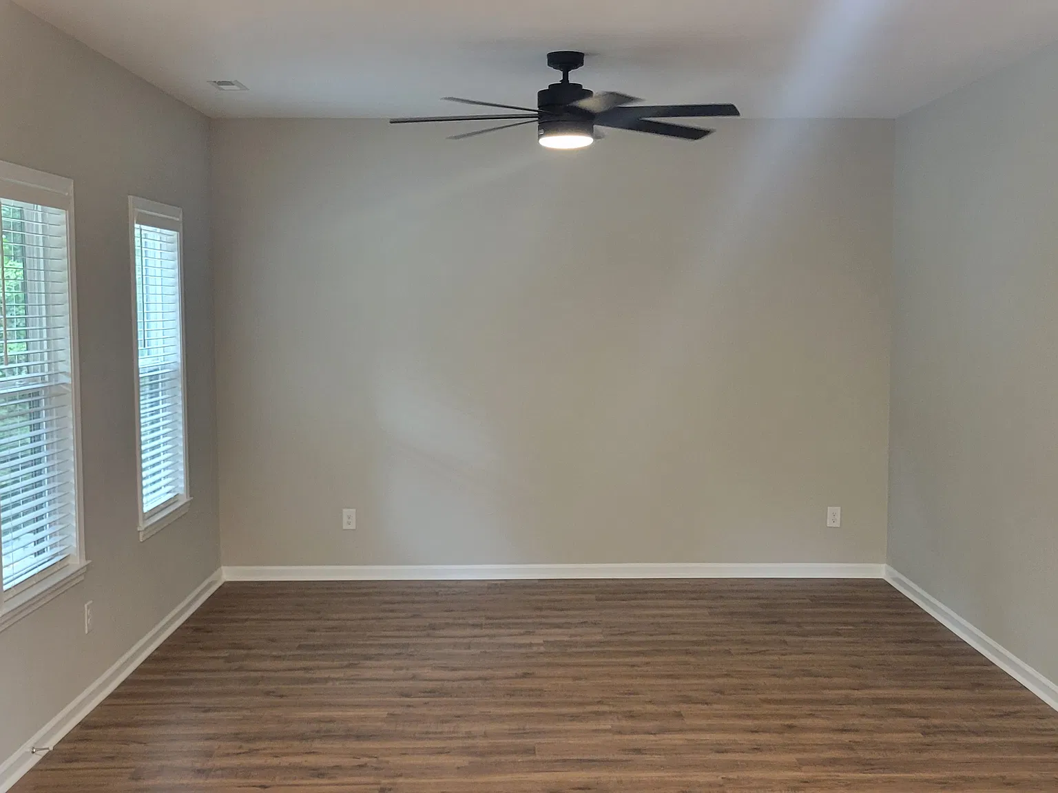 204 E Poplar St — Photo 4