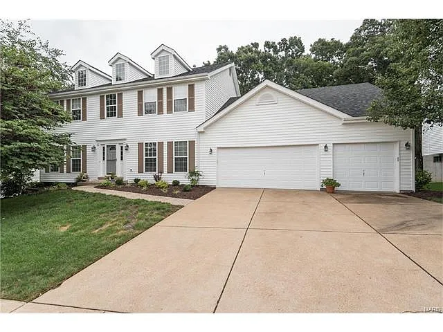 2276 Crimson View Dr photo 1