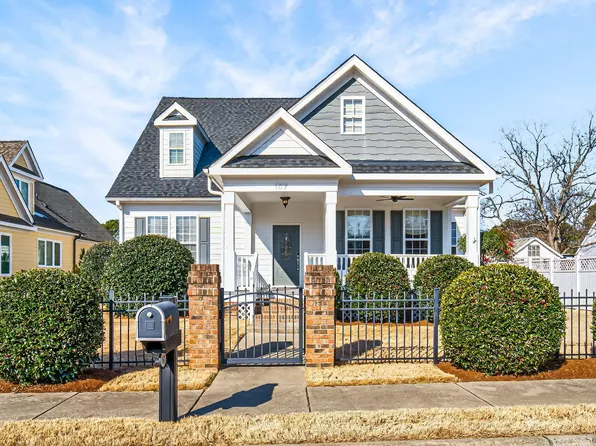 107 N Ellington St, Apex, NC 27502