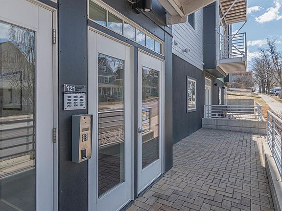 4th image of 121 W Kingsley St #300