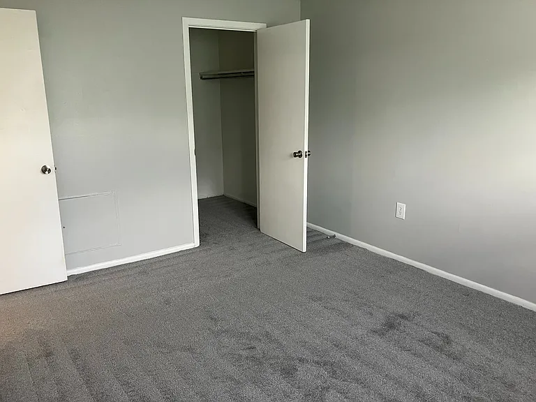 Valley York Apartments — Photo 39
