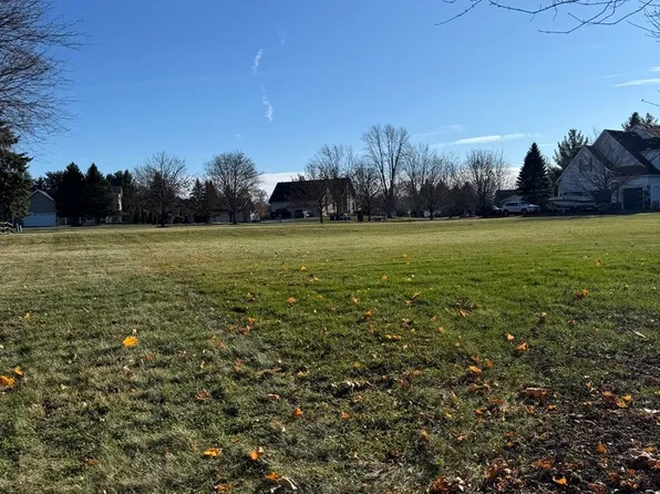 1614 Charnbrook Dr, Johnsburg, IL 60051