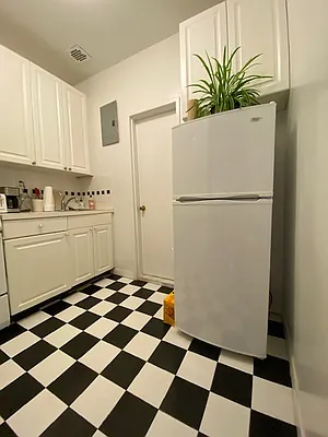 Rented by CitySites Real Estate Group | media 5