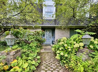 831 Persimmon Pl, Columbus, OH 43213