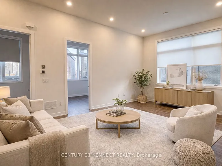 35 Golden Fern St #COACH HOUSE — Photo 4