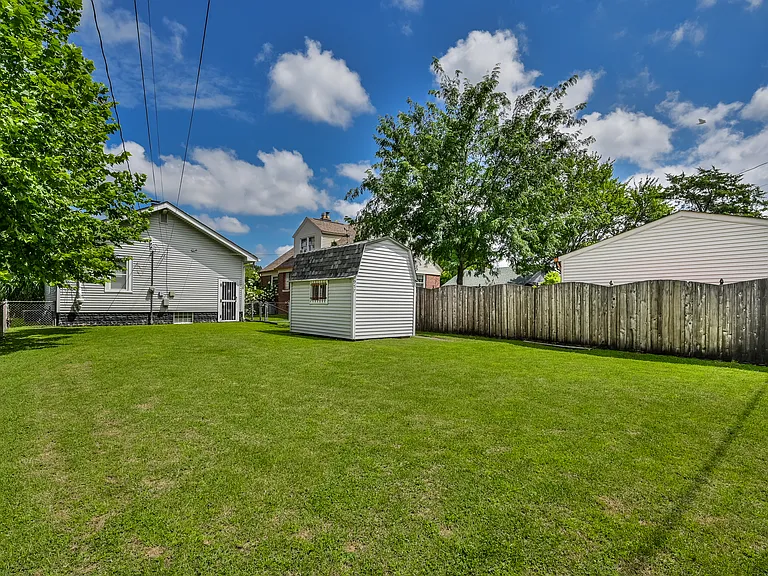 957 E Yoke St — Photo 29