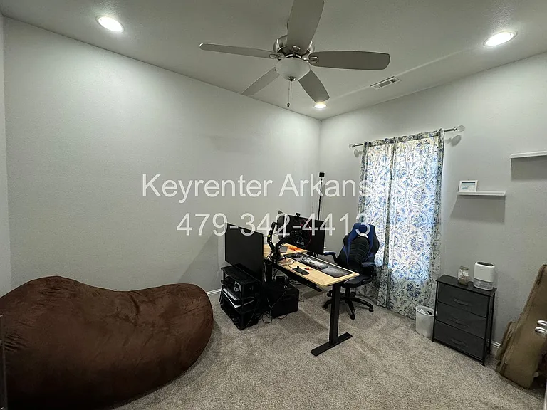4606 Lily St — Photo 11