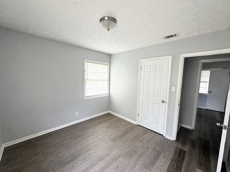3258 Lancing Ln — Photo 6