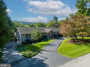 9620 Forest Ridge Rd, Shippensburg, PA 17257