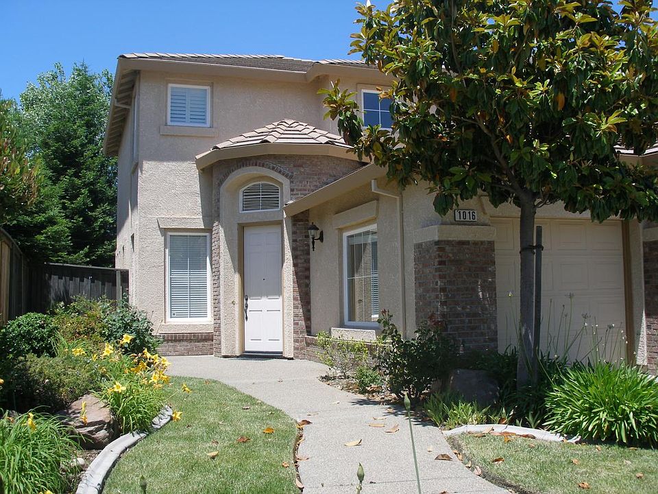 1st image of 1016 Cameron Dr