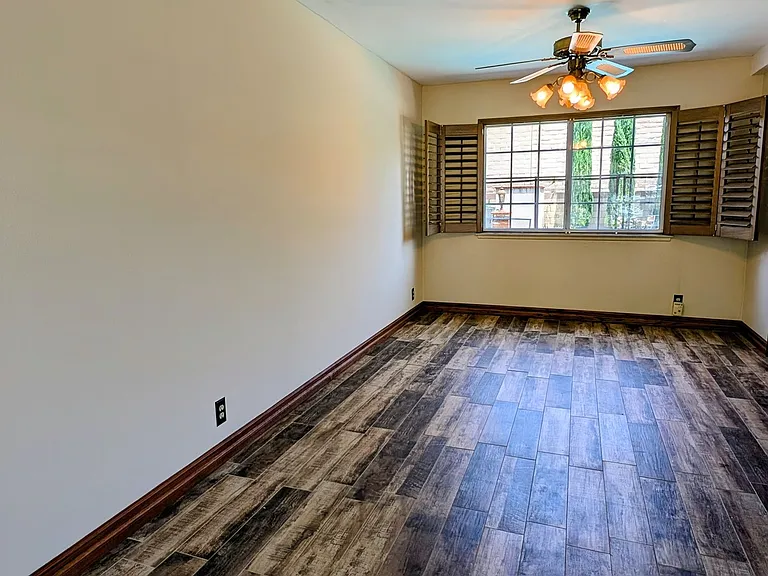 5517 E Edgemar Ave — Photo 7