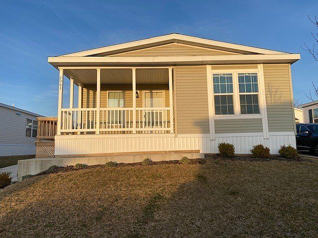 1st image of 225 Pebble Creek Dr #261