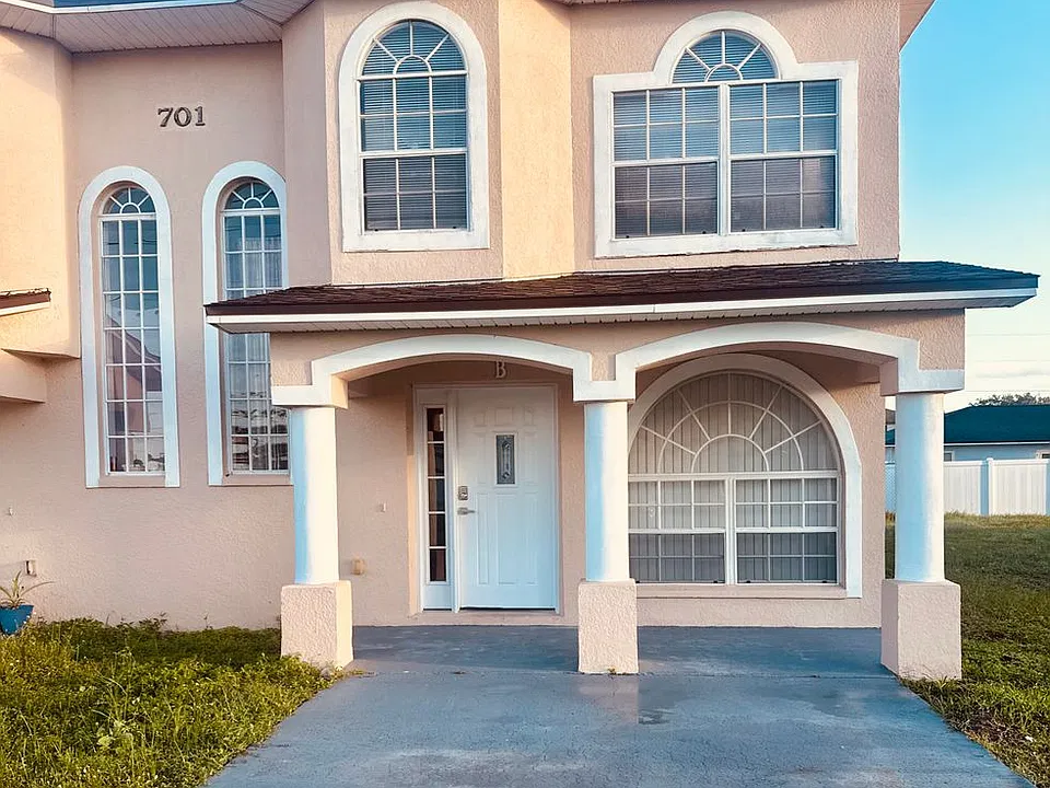 701 Bluebill Pl #B