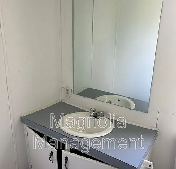 31 S Oliver Dr #10 — Photo 13