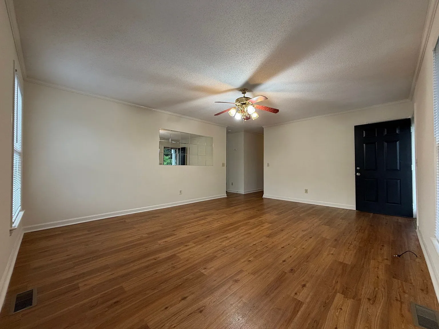 3 bed, 2.0 bath, $1,890 — Photo 4
