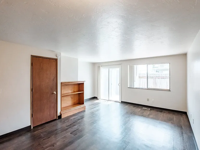 Meadow Green Townhomes — Photo 3