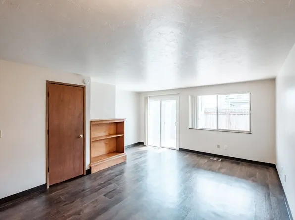 Meadow Green Townhomes