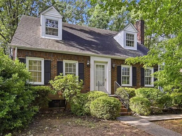 2420 Fairway Dr, Winston Salem, NC 27103