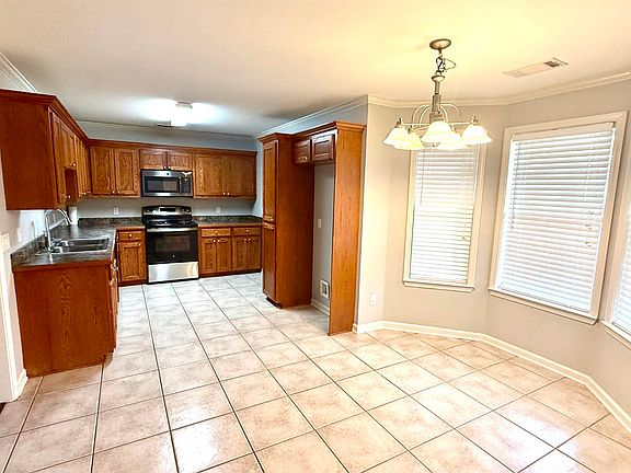 4th image of 3514 Hampton Dr