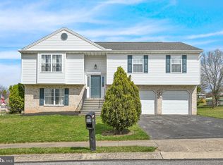 385 Edgeboro Dr, Manchester, PA 17345