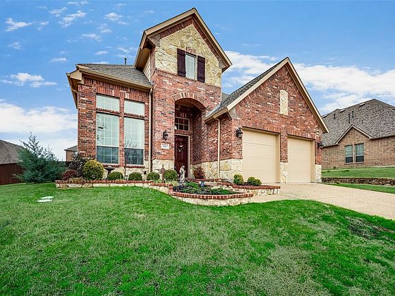4th image of 616 Castlewood Dr