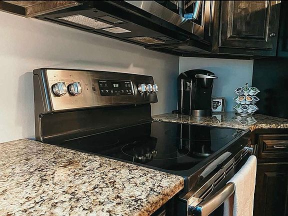 5th image of 115 Willowood Dr