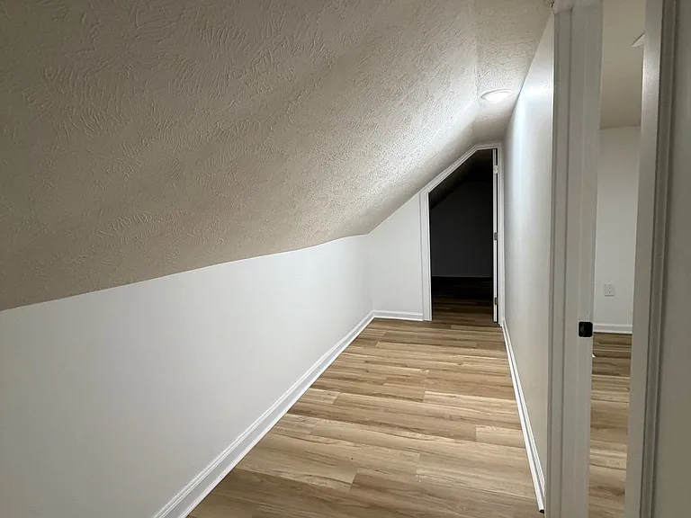 1305 Avenue C — Photo 7