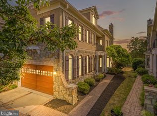 18354 Fairway Oaks Sq, Leesburg, VA 20176