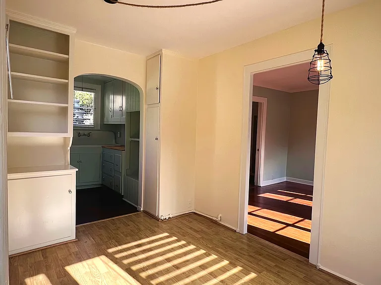 Entrence into Breakfast Room from front door