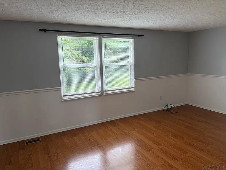 219 Marietta Dr — Photo 12