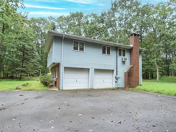 2nd image of 513 Moonlight Ln