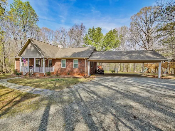 2547 Comanche Trl, Hillsborough, NC 27278