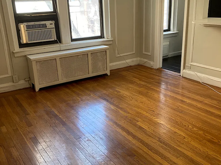 321 E 54th St #10G — Photo 5