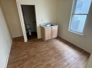 2423 S 28th St, Milwaukee, WI 53215