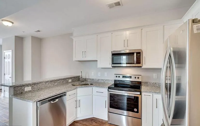 1 bed, 700 sqft, $3,000 — Photo 4