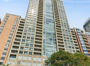 250 E Pearson St APT 2206, Chicago, IL 60611