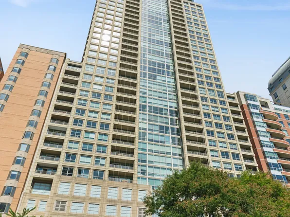 250 E Pearson St APT 2206, Chicago, IL 60611