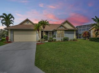 5210 Tudor Ct, Naples, FL 34112