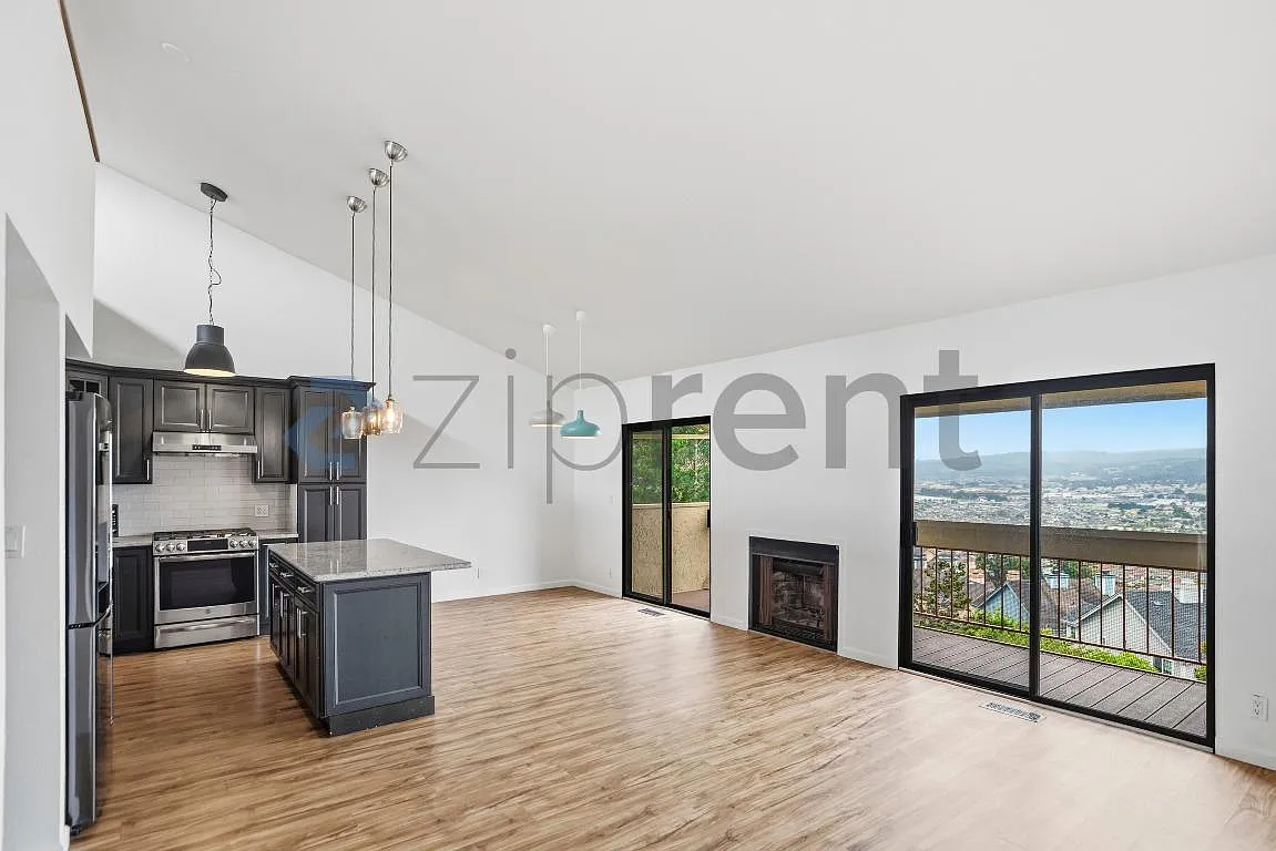 Building Photo - 647 Stonegate Dr