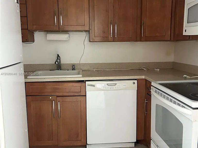 7441 Wayne Ave #14D — Photo 4