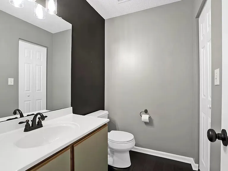 70 Hayfield Ln — Photo 9