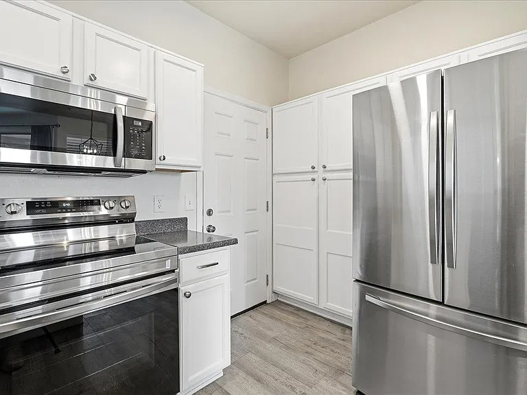 1633 E Lakeside Dr #63 — Photo 9
